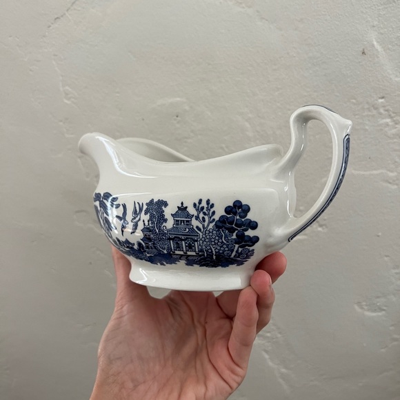 NWT Blue Willow Churchill ceramic Gravy Pitcher - Picture 7 of 14